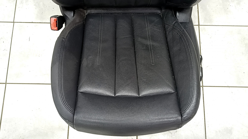 Driver's seat Audi A4 B9 17-19 without airbag, electric, heated, leather, black, cracked, for cleaning