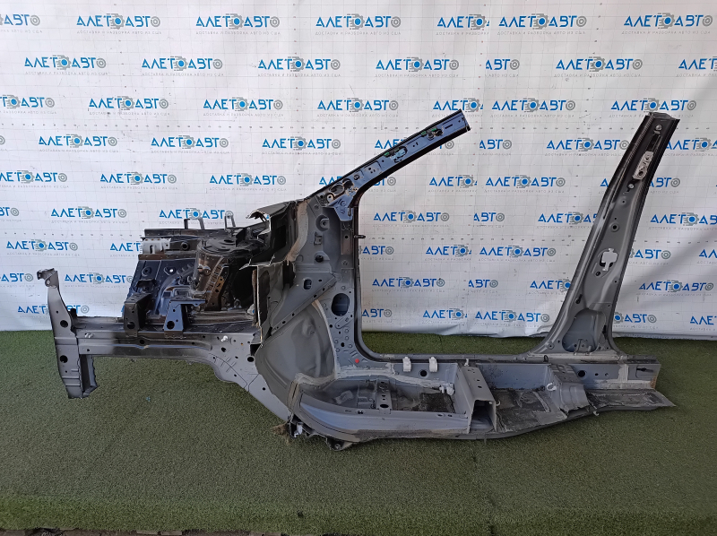 Front right quarter Nissan Rogue 21-23 JP built, black, on the body