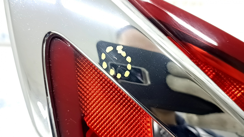 Inner taillight trunk lid right Ford Fusion mk5 19-20 halogen+LED with chrome level 3, pokes on chrome
