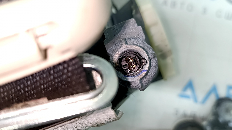Passenger seat belt Ford Fusion mk5 17-20 black, with tensioner, driftwood, for dry cleaning, cracked plastic on the mount