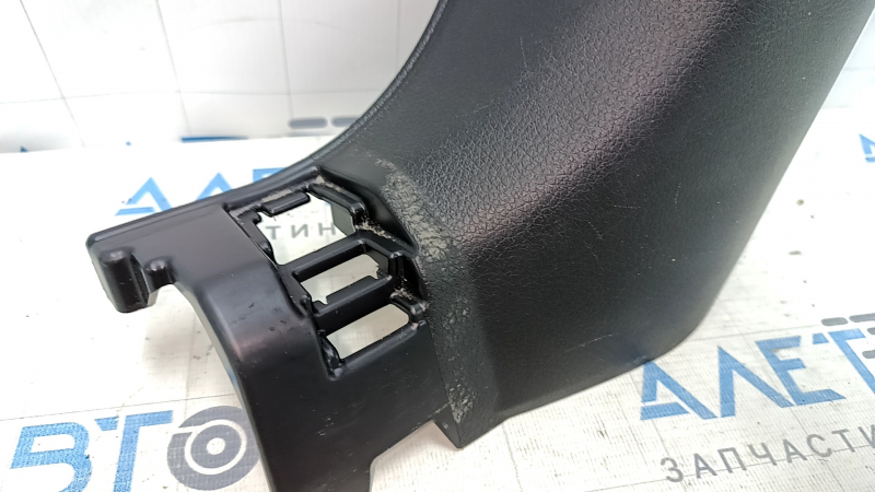 Front pillar trim lower left Nissan Rogue 14-20 black, scratches, worn