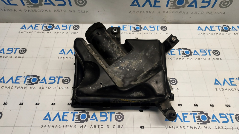 Lower cover air filter housing Toyota Camry v50 12-14 2.5 usa broken mount