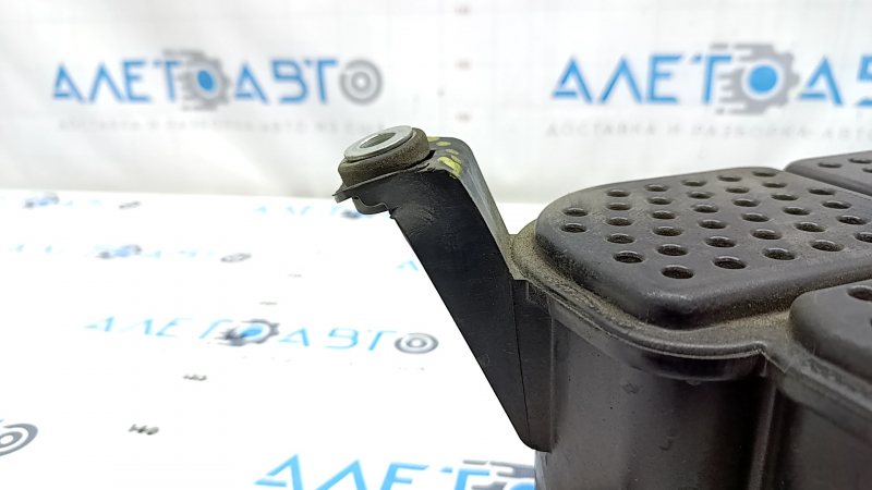 Canister with carbon absorber naked Porsche Macan 15- dented mount