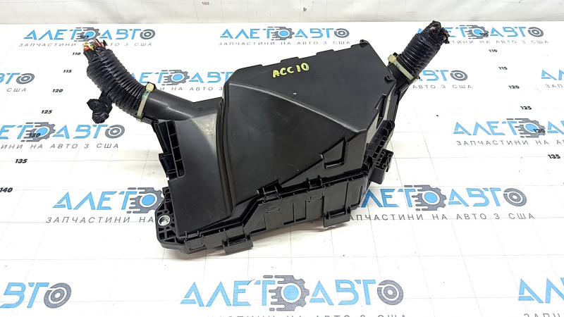 Honda Accord 18-22 underhood fuse box without cover and wiring