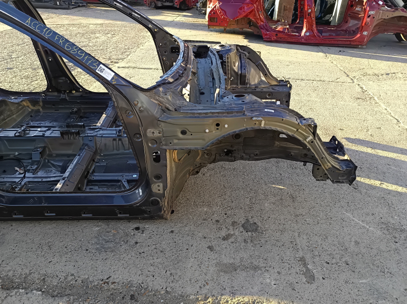 Front right quarter Honda Accord 18-22 on the body, graphite