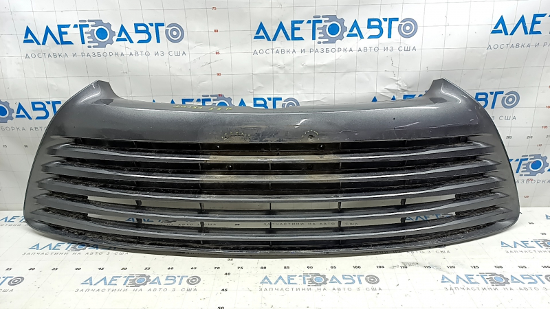 Front bumper grille Toyota Camry v55 15-17 usa LE, dents, non-standard holes, broken fasteners