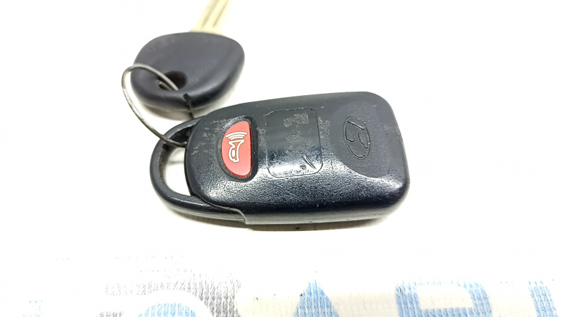 Key Hyundai Elantra AD 17-20 keychain + key, 4 buttons, worn