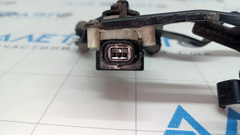 Rear body position sensor Toyota Prius 50 16-22 with a tie rod, bent bracket, broken plastic