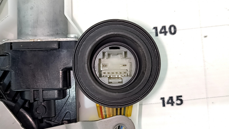 Rear left door lock Toyota Sienna 21-25 rear, electric