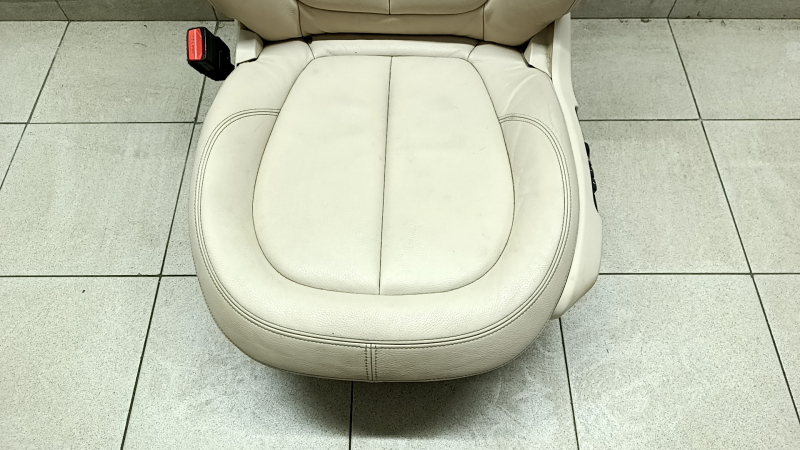 Driver's seat BMW X1 F48 16-22 with airbag, electric, heated, with memory, leather beige Oyster, cracks in the leather