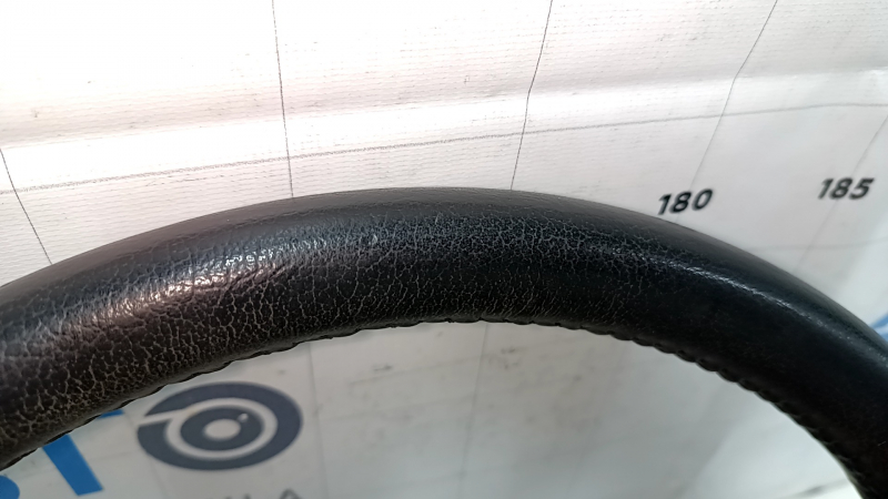 Naked steering wheel Toyota Avalon 13-14 black leather, dry-cleaned, scratches, bumps