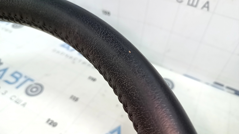 Naked steering wheel Toyota Avalon 13-14 black leather, dry-cleaned, scratches, bumps