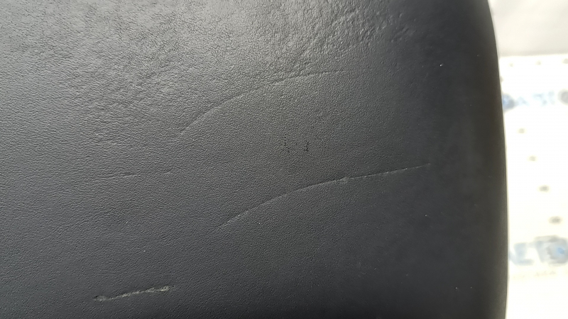 Armrest of the central console Audi Q5 80A 18-20 leather black gray stitching, retractable, scratches, leather defect