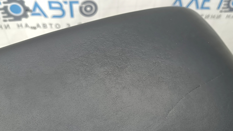 Armrest of the central console Audi Q5 80A 18-20 leather black gray stitching, retractable, scratches, leather defect