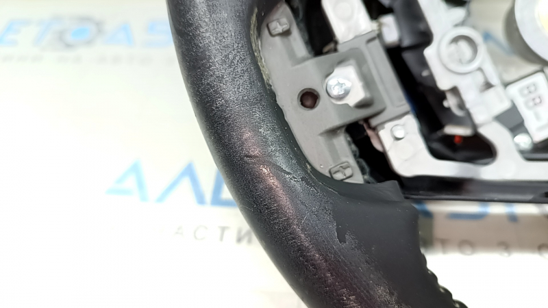 Naked steering wheel Toyota Venza 21-24 leather black, heated, with steering wheel computer, scratches