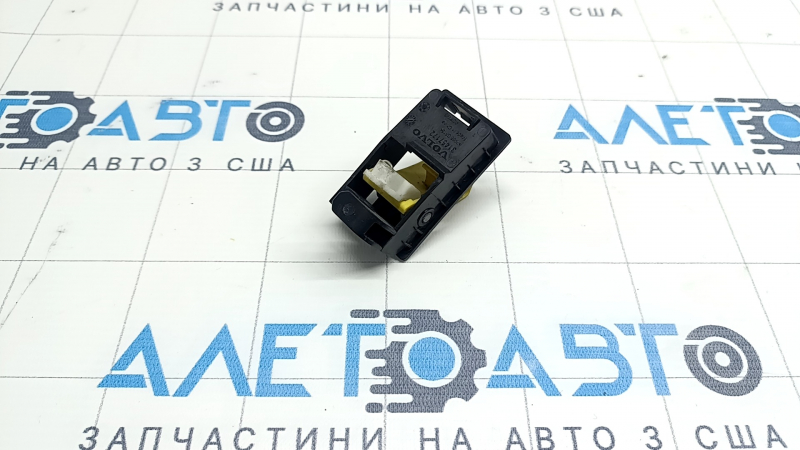 Hood release handle under the hood Volvo XC60 18-23