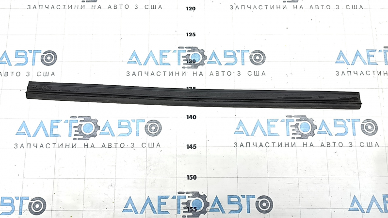 Rubber seal for the trunk door Volvo XC60 18-23 upper