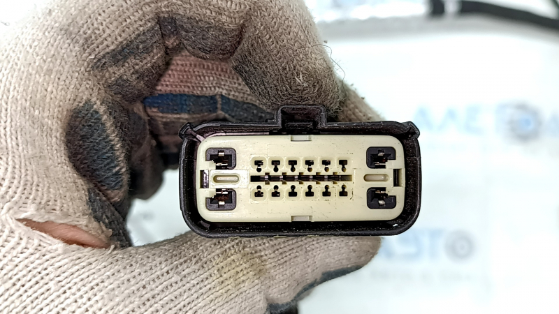 Wiring the rear bumper of Ford Explorer 20-23 for 6 parking sensors and opening with your foot