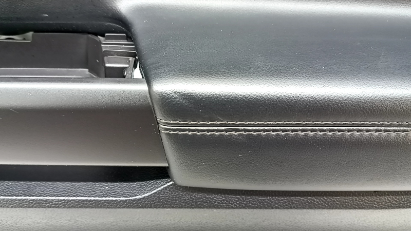 Door trim card front right Ford Explorer 20-20 leather black, Platinum, armrest and insert black leather with brown stitching, with handle, backlight, peeling coating, dent