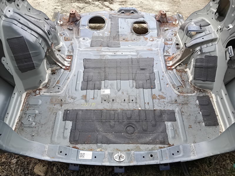 Mitsubishi Outlander 14-20 trunk trough on the body