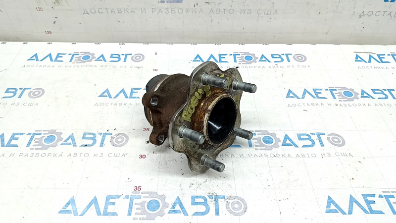 Rear right hub Nissan Rogue Sport 17-22 FWD rusty