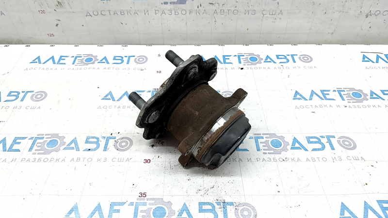 Rear right hub Nissan Rogue Sport 17-22 FWD rusty