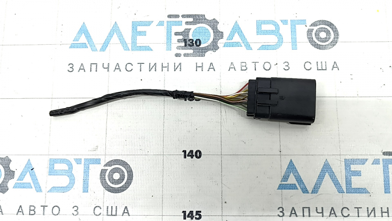 Volvo XC40 19-22 rear bumper wiring chips for parking sensors and foot-operated boot lid opening sensor