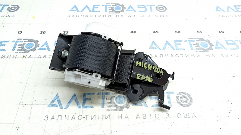 Seat belt 3rd row in the ceiling Toyota Highlander 20-25 black