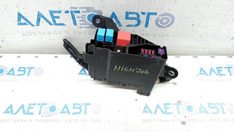 Toyota Highlander 20-25 hybrid trunk fuse box, with housing