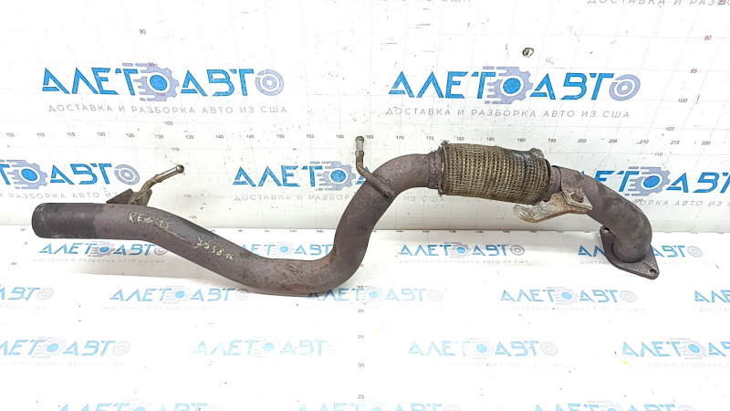 Jeep Renegade 15-15 2.4 exhaust pipe has a torn mesh and is rusty.