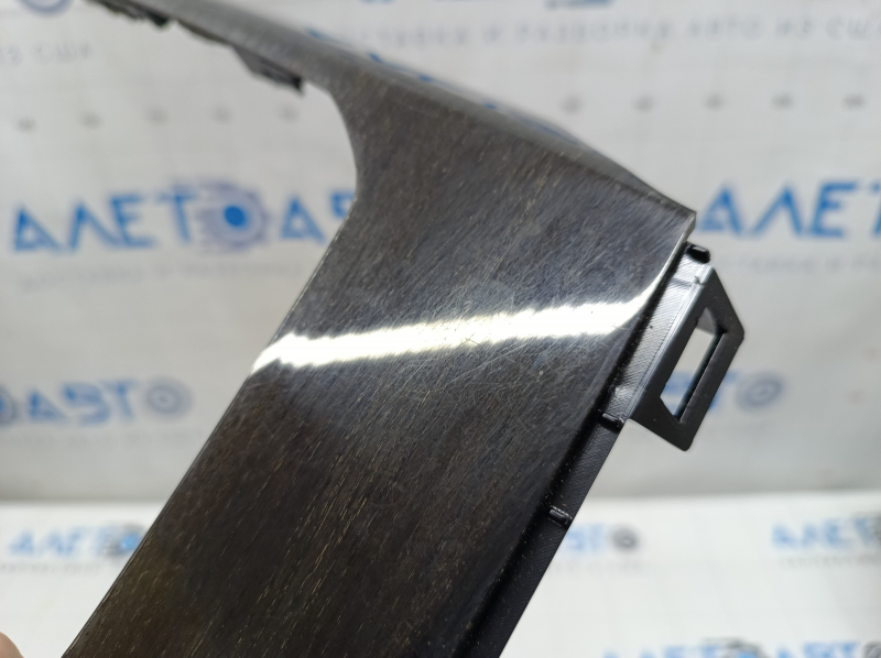 BMW 3 G20 19-24 center console trim in gray wood, scratches