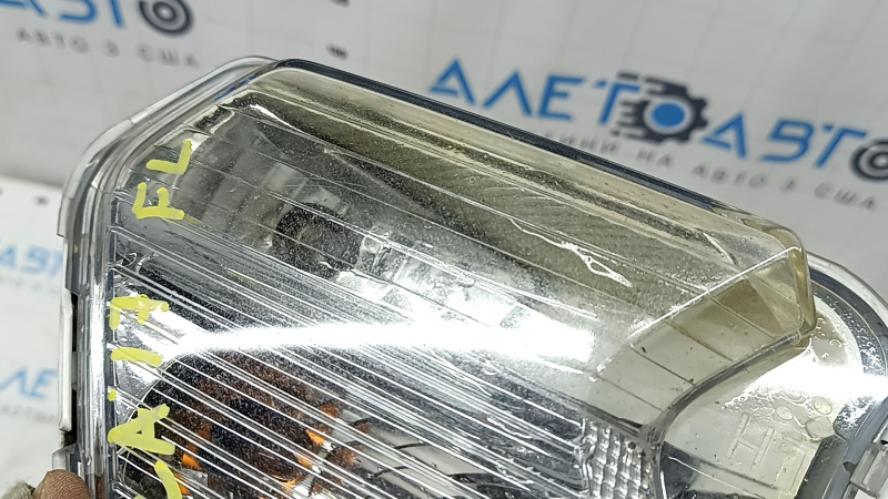 Left turn signal for Ford Escape MK3 2017-2019, white with fog lights, sand, water damage