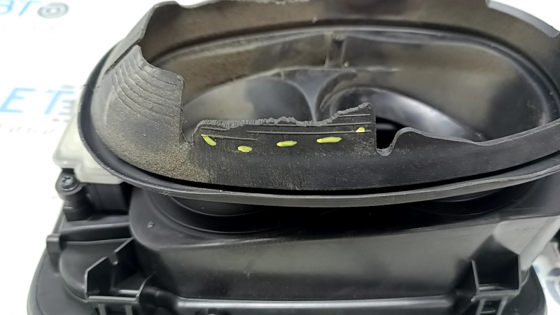 Fuel filler flap with housing BMW 3 G20 19-25 2.0T, 3.0T with 2-pin lock, torn seal, broken latch