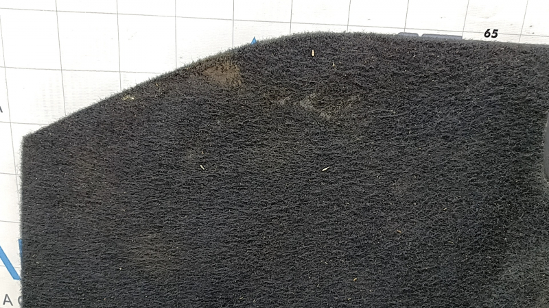 Jeep Grand Cherokee WK2 18-22 trunk floor board, black, needs cleaning, scratches on the handle, broken hook mount
