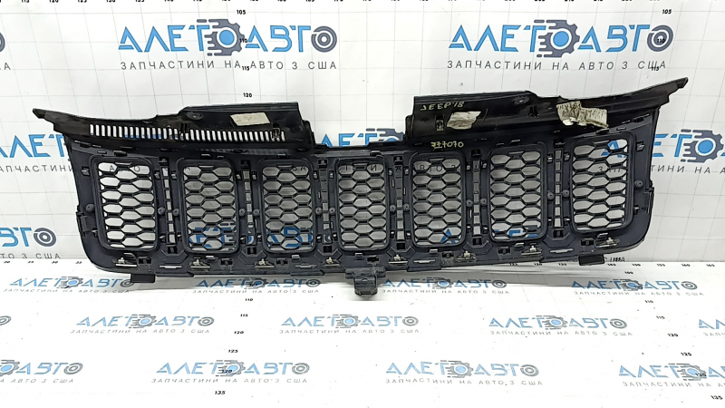 Jeep Grand Cherokee WK2 17-22 radiator grille assembly, honeycomb chrome, gloss black frame