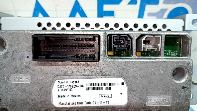 Ford Escape MK3 13-16 navigation monitor, display, and unit with scratches