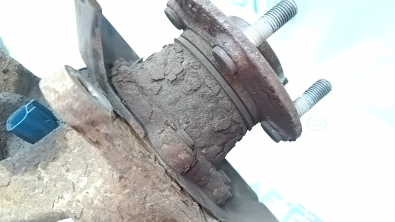 Rear right axle hub for Ford Escape MK3 17-19 AWD with lever, cover, ABS sensor, rusty