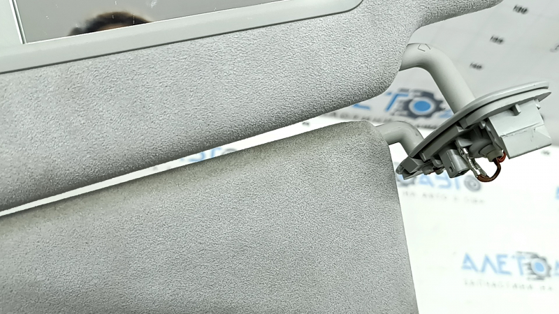 Left Audi Q7 16-25 sun visor without hook, with lampshade, gray Alcantara, needs cleaning, broken fastener on the plug