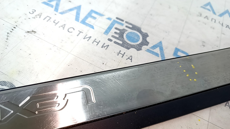Front right outer door sill plate for Lexus ES300h ES350 13-18 chrome, scratches