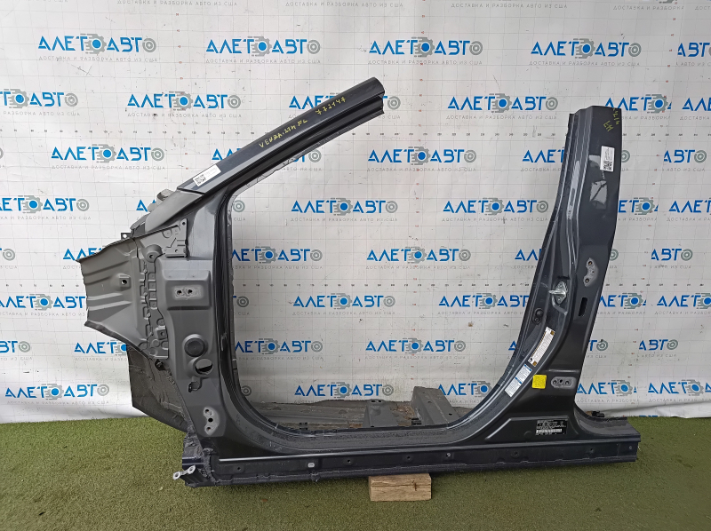 Front left quarter Toyota Venza 21-24 graphite, on the body