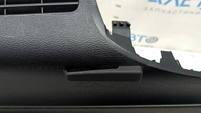Right arch trim for Audi Q7 16-25 for air suspension, black, scratches, broken guide, dented