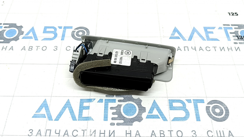 Right center pillar air vent deflector for Audi Q7 16-19 gray