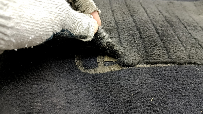 Set of mats for Toyota Avalon 13-18, black cloth, peeling, cracked, needs cleaning