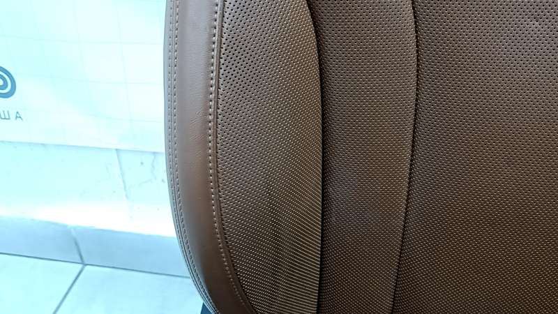 Audi Q7 16-19 passenger seat with airbag, brown leather, heated, ventilated, massage, electric, needs cleaning, scratches, dented