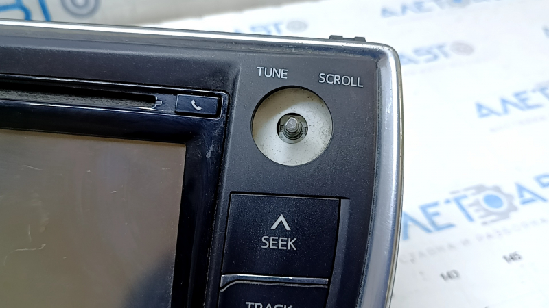 Display radio disc drive player navigation Toyota Camry v55 15-17 usa scratches, missing button