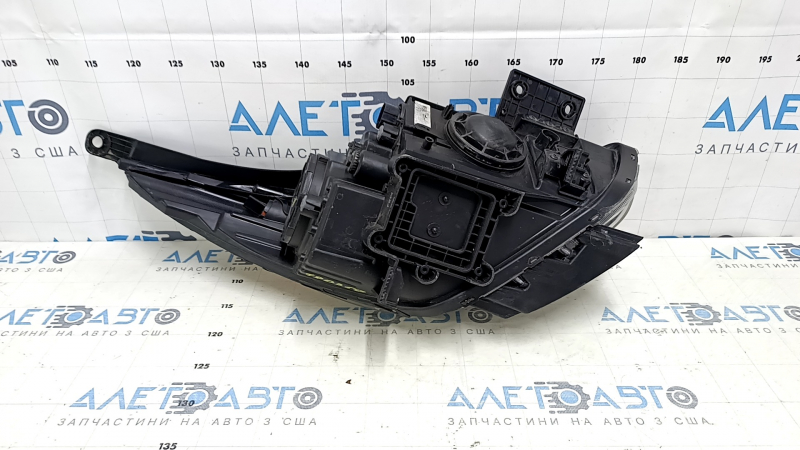 Left front headlight for Kia Niro 17-19 HEV, PHEV, with bracket, halogen, LED DRL, without seal, polishable, scratches, spider web on glass