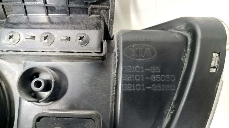 Left front headlight for Kia Niro 17-19 HEV, PHEV, with bracket, halogen, LED DRL, without seal, polishable, scratches, spider web on glass