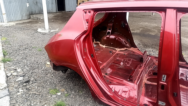 Quarter wing rear right Nissan Leaf 13-17 red NAH on the body