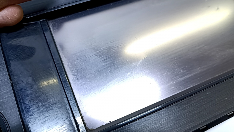 Toyota Avalon 13-14 monitor, scratches, chrome peeling