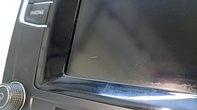 VW Jetta 15-17 USA 6-button radio monitor, scratched